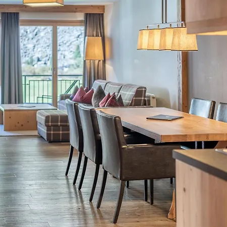 Gletscherblick- Serviced 4* اوبرغورغل